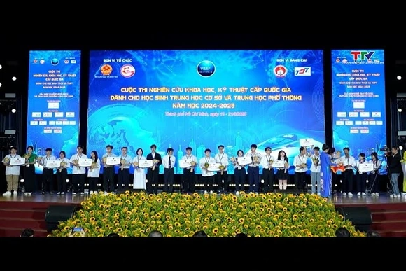 Trường THPT Lam Sơn đạt 3 giải thưởng trong cuộc thi nghiên cứu khoa học kỹ thuật cấp quốc gia