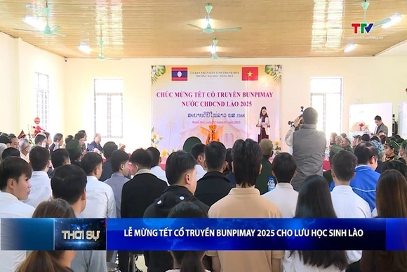 Lễ mừng Tết cổ truyền Bunpimay 2025 cho lưu học sinh Lào