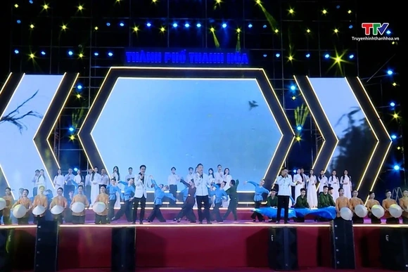Chương trình nghệ thuật “60 năm bản hùng ca Hàm Rồng”