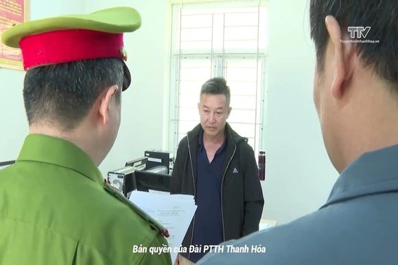 Khởi tố 2 đối tượng khai thác cát trái phép ở Thường Xuân