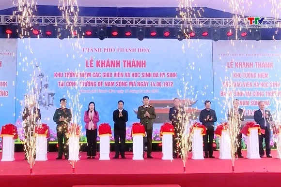Khánh thành Khu tưởng niệm các giáo viên và học sinh hy sinh tại đê sông Mã ngày 14/6/1972