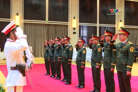 Bộ Tư lệnh Quân khu 4 viếng Nguyên Chủ tịch Nước Lào Khamtay Siphandone