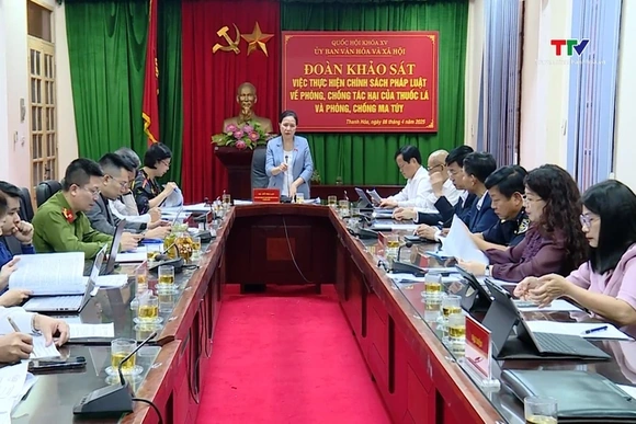 Ủy ban Văn hóa và Xã hội của Quốc hội khảo sát việc thực hiện phòng, chống tác hại của thuốc lá và p