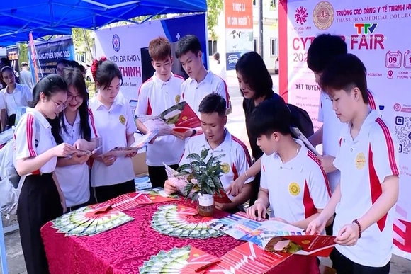 Trường Cao đẳng Y tế Thanh Hóa tổ chức ngày hội hướng nghiệp, tư vấn, giới thiệu việc làm năm 2025