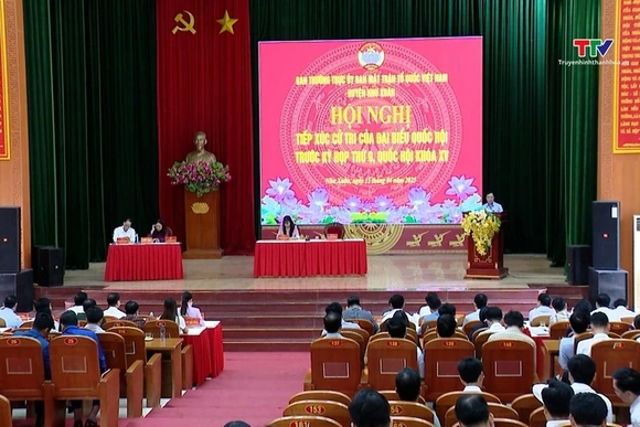 Phó Bí thư Thường trực Tỉnh uỷ Lại Thế Nguyên tiếp xúc cử tri tại huyện Như Xuân