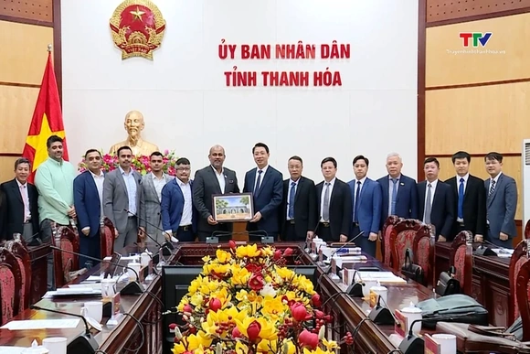 Lãnh đạo tỉnh tiếp đoàn công tác Hiệp hội Doanh nghiệp Ấn Độ