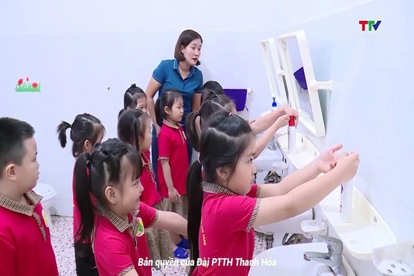 Tăng cường triển khai các biện pháp phòng, chống cúm A (H5N1) và dịch bệnh mùa hè ở người