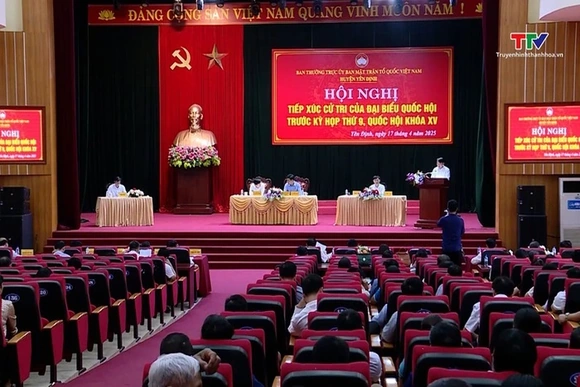 Đại biểu Quốc hội tiếp xúc cử tri tại huyện Yên Định