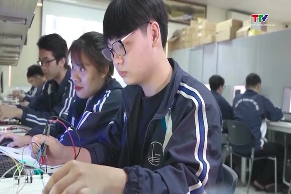 Đề xuất cho sinh viên vay 5 triệu đồng mỗi tháng để theo học các ngành công nghệ