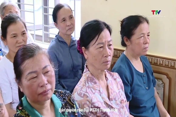 Chủ tịch UBND tỉnh dự hội nghị lấy ý kiến cử tri về sắp xếp đơn vị hành chính cấp xã