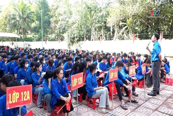 Tư vấn hướng nghiệp cho Đoàn viên và học sinh ở Như Xuân