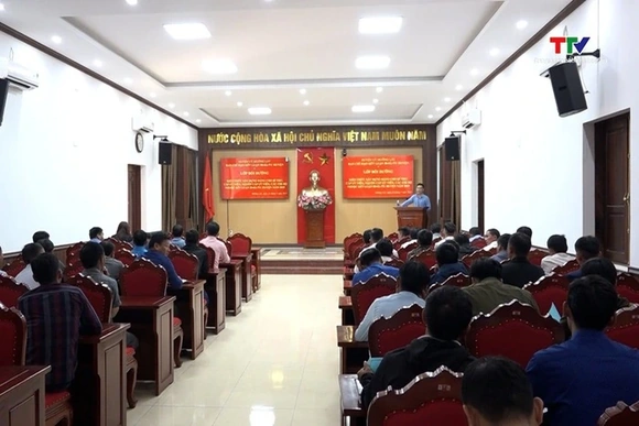 Mường Lát: Khai mạc lớp bồi dưỡng kiến thức xây dựng Đảng năm 2025