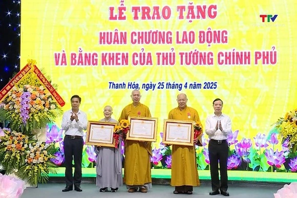 Lãnh đạo tỉnh gặp mặt và chúc mừng Lễ Phật đản 2025