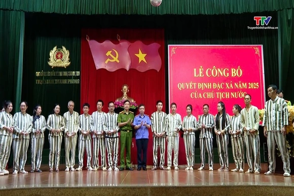 Công bố quyết định đặc xá của Chủ tịch nước