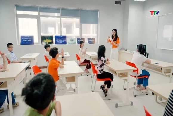 Nhiều học sinh được nhận học bổng từ FPT School Thanh Hóa