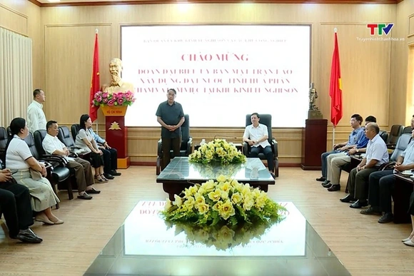 Đoàn đại biểu Ủy ban Mặt trận Lào xây dựng đất nước tỉnh Hủa Phăn tham quan, tìm hiểu tại tỉnh Thanh