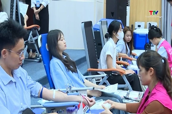 Chương trình hiến máu tình nguyện “Khoảng trời Y”