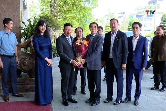 Đoàn đại biểu cấp cao tỉnh Hủa Phăn bắt đầu chuyến thăm và làm việc tại Thanh Hóa