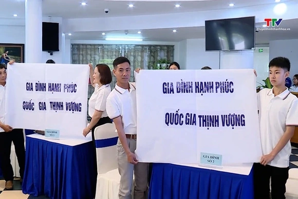 Liên hoan Gia đình Nữ công nhân hạnh phúc tiêu biểu