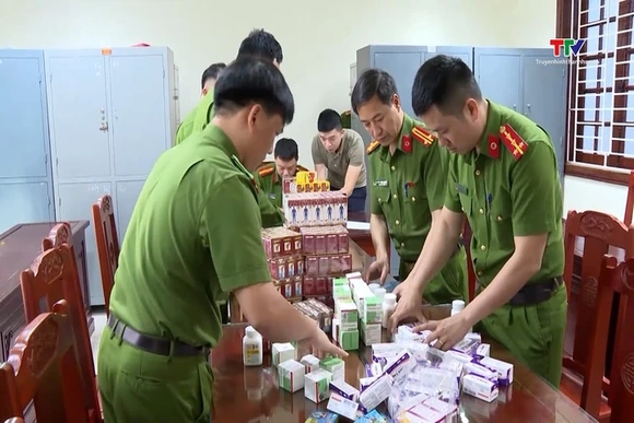 Đấu tranh quyết liệt với tình trạng buôn lậu, hàng giả, hàng kém chất lượng