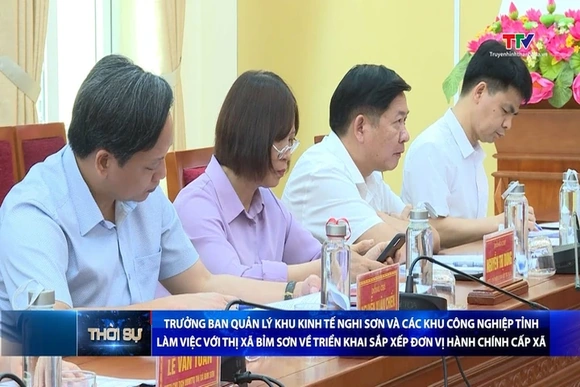 Trưởng Ban Quản lý Khu Kinh tế Nghi Sơn và các Khu công nghiệp tỉnh làm việc với thị xã Bỉm Sơn về t
