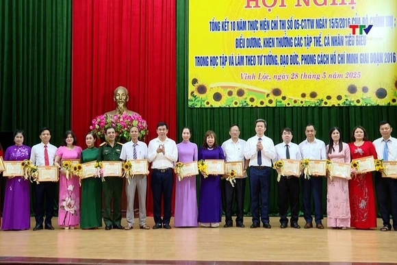 Vĩnh Lộc: Tổng kết 10 năm thực hiện Chỉ thị số 05 của Bộ Chính trị