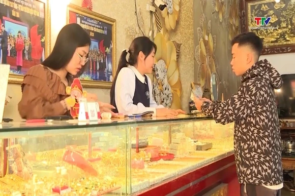 Giá vàng nhẫn giảm gần 1 triệu đồng/lượng