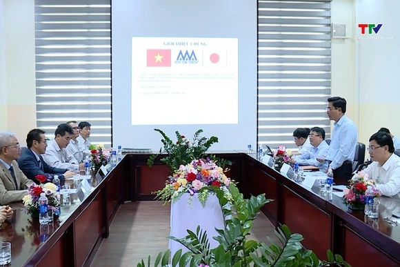 Bí thư Tỉnh ủy Nguyễn Doãn Anh kiểm tra tình hình sản xuất kinh doanh của một số doanh nghiệp tại Kh
