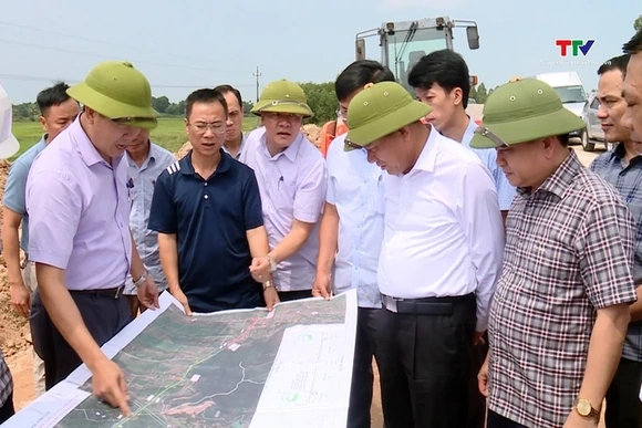 Phó Chủ tịch Thường trực Ủy ban Nhân dân tỉnh kiểm tra tiến độ các dự án đầu tư công trên địa bàn Kh
