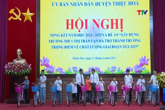 Huyện Thiệu Hóa tổng kết năm học 2024 - 2025