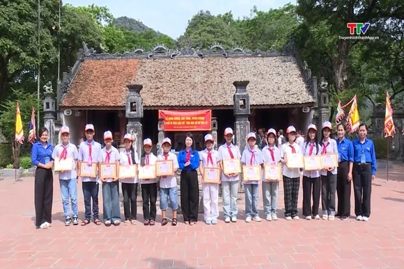 Tuyên dương danh hiệu “Ngàn hoa việc tốt” năm 2025