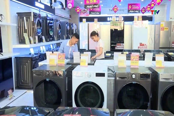 Tiếp tục giảm 2% thuế giá trị gia tăng