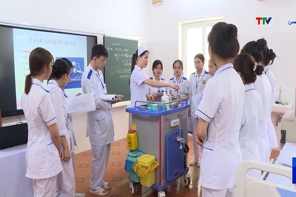 Bác sĩ phải thi đánh giá năng lực hành nghề từ năm 2027