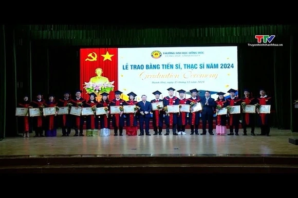 Xây dựng trường Đại học Hồng Đức trở thành trung tâm đào tạo, nghiên cứu khoa học uy tín