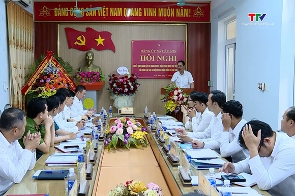 Phó Bí thư Tỉnh ủy Trịnh Tuấn Sinh kiểm tra công tác vận hành đơn vị hành chính tại xã Các Sơn