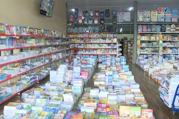 Bản tin Tài chính – Thị trường 6/7: Thị trường sách giáo khoa phục vụ năm học mới