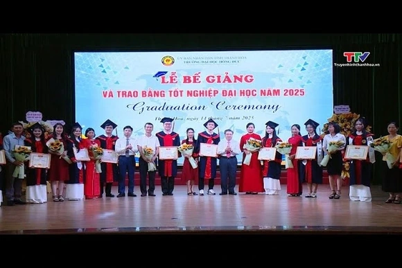 500 sinh viên trường Đại học Hồng Đức được xếp loại tốt nghiệp xuất sắc và giỏi