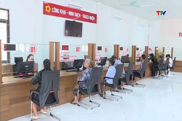 Hỗ trợ 100% mức đóng bảo hiểm y tế với hộ cận nghèo ở các xã nghèo