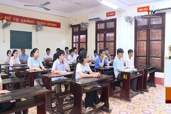 Điểm chuẩn đại học 2025 có thể giảm từ 1 đến 3 điểm