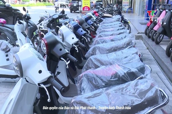 Xe máy điện giá rẻ dành cho học sinh ồ ạt đổ bộ thị trường Việt Nam