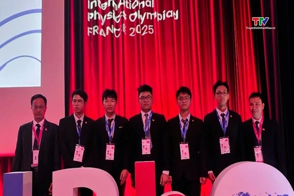Việt Nam lọt Top 10 Kỳ thi Olympic Vật lý quốc tế 2025