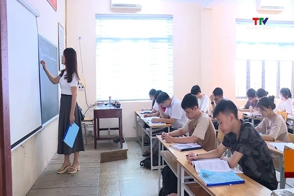Sở Giáo dục và Đào tạo được quyền chủ trì tuyển dụng, điều động giáo viên
