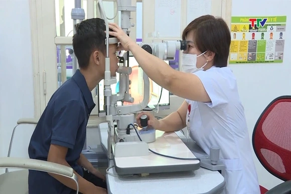 Thêm cơ hội điều trị cho trẻ bị tật khúc xạ