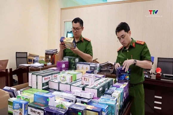 Triệt phá đường dây sản xuất, buôn bán hàng giả là thực phẩm liên quan đến Công ty cổ phần dược phẩm