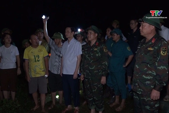 Chủ tịch UBND tỉnh Đỗ Minh Tuấn chỉ đạo xử lý sự cố vỡ kênh T2 tại xã Tống Sơn