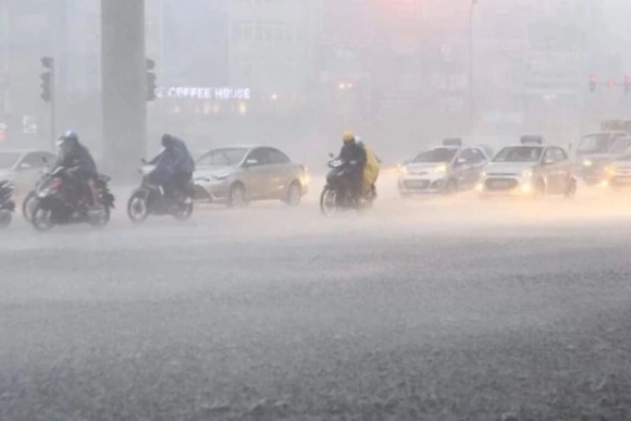 Ứng phó với áp thấp nhiệt đới  trên biển Đông