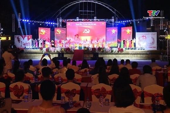 Chương trình nghệ thuật "Thanh Hóa – Tự hào cùng đất nước"