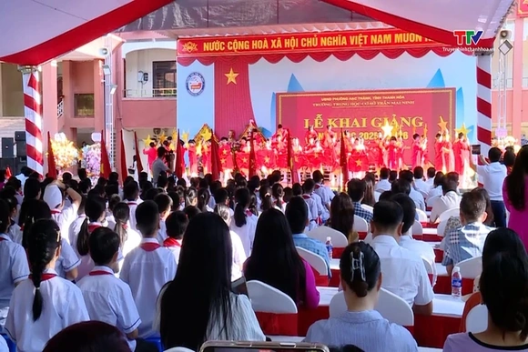 Hơn 950.000 học sinh toàn tỉnh bước vào năm học mới 2025 - 2026