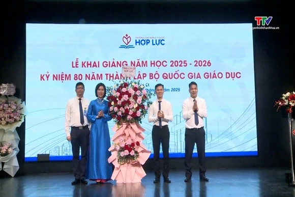 Trường Cao đẳng Y dược Hợp Lực khai giảng năm học mới