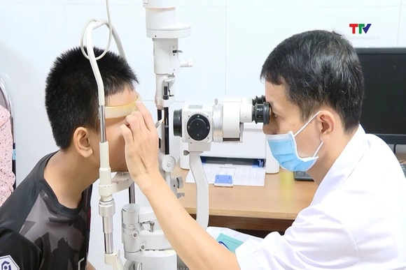 Tỷ lệ trẻ mắc các tật khúc xạ ngày càng tăng